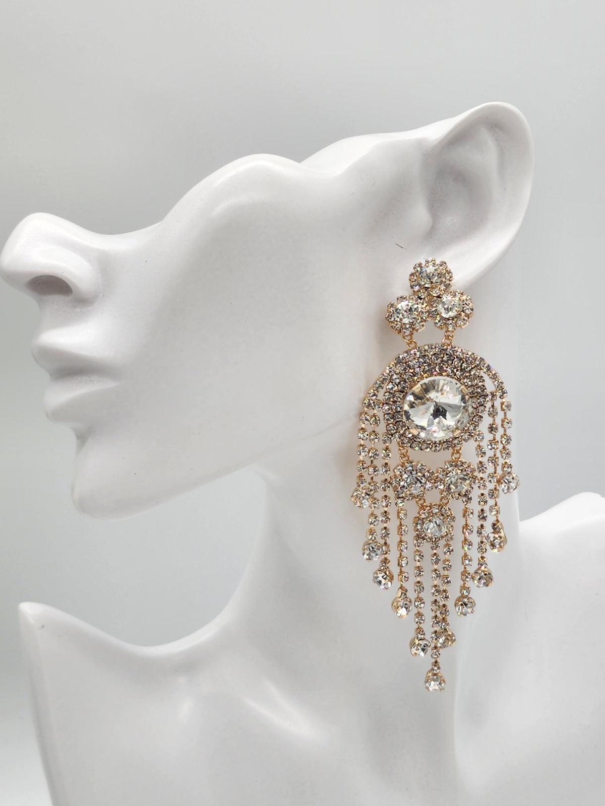 Elegance of Diamonds Earrings (Gold)