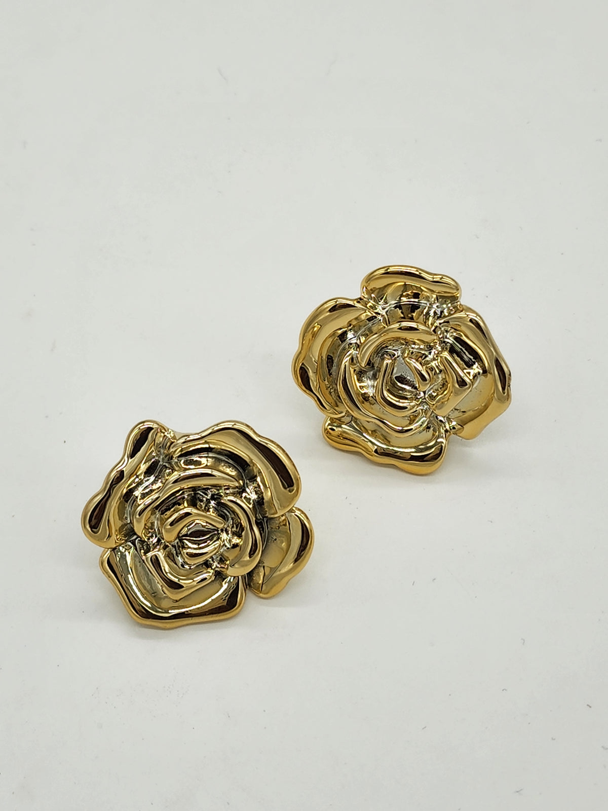 Lola Stud Earrings ( Gold )