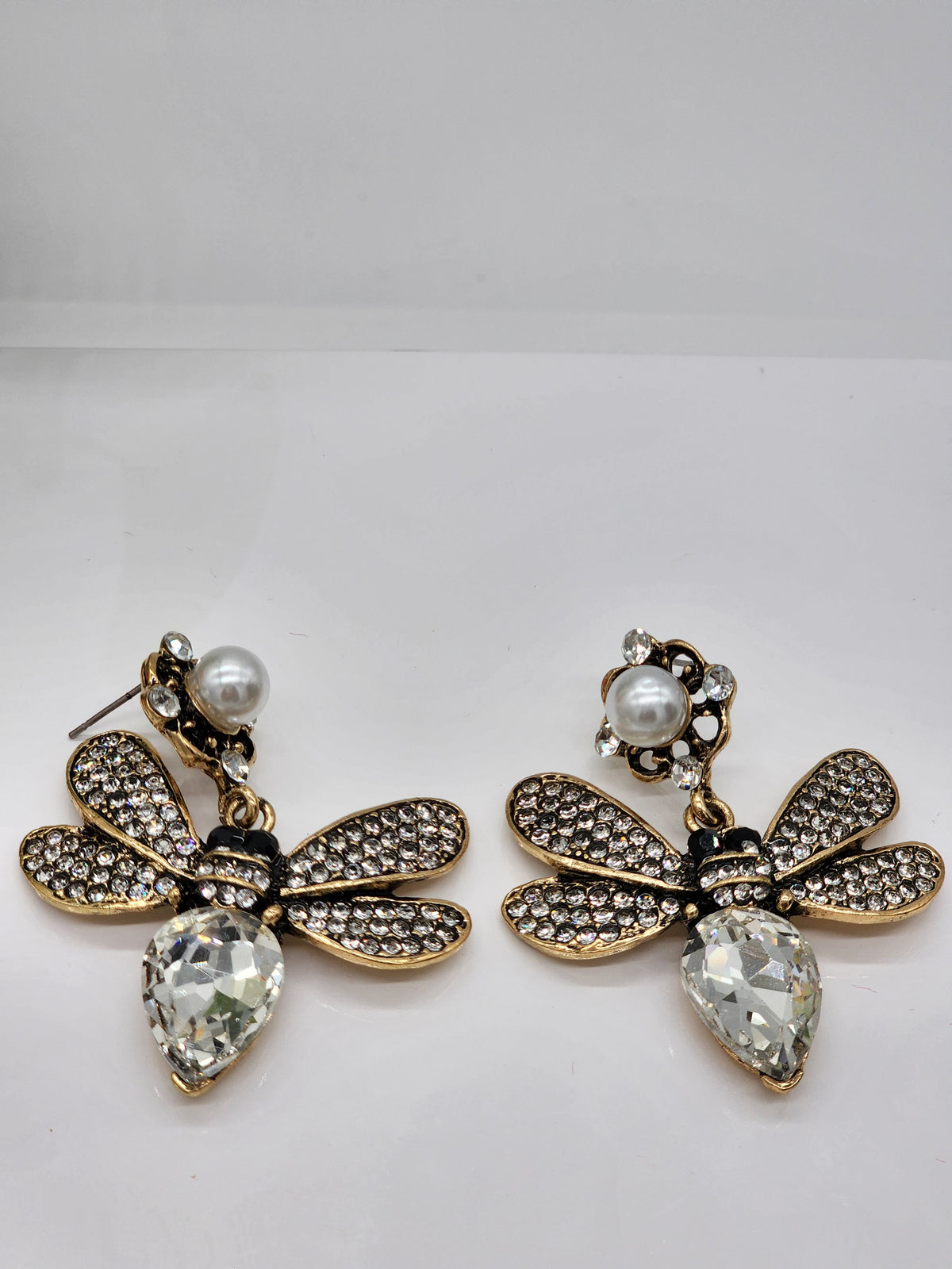 Aruba Dragonfly Earrings (white)