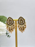Leandra Perla Earrings