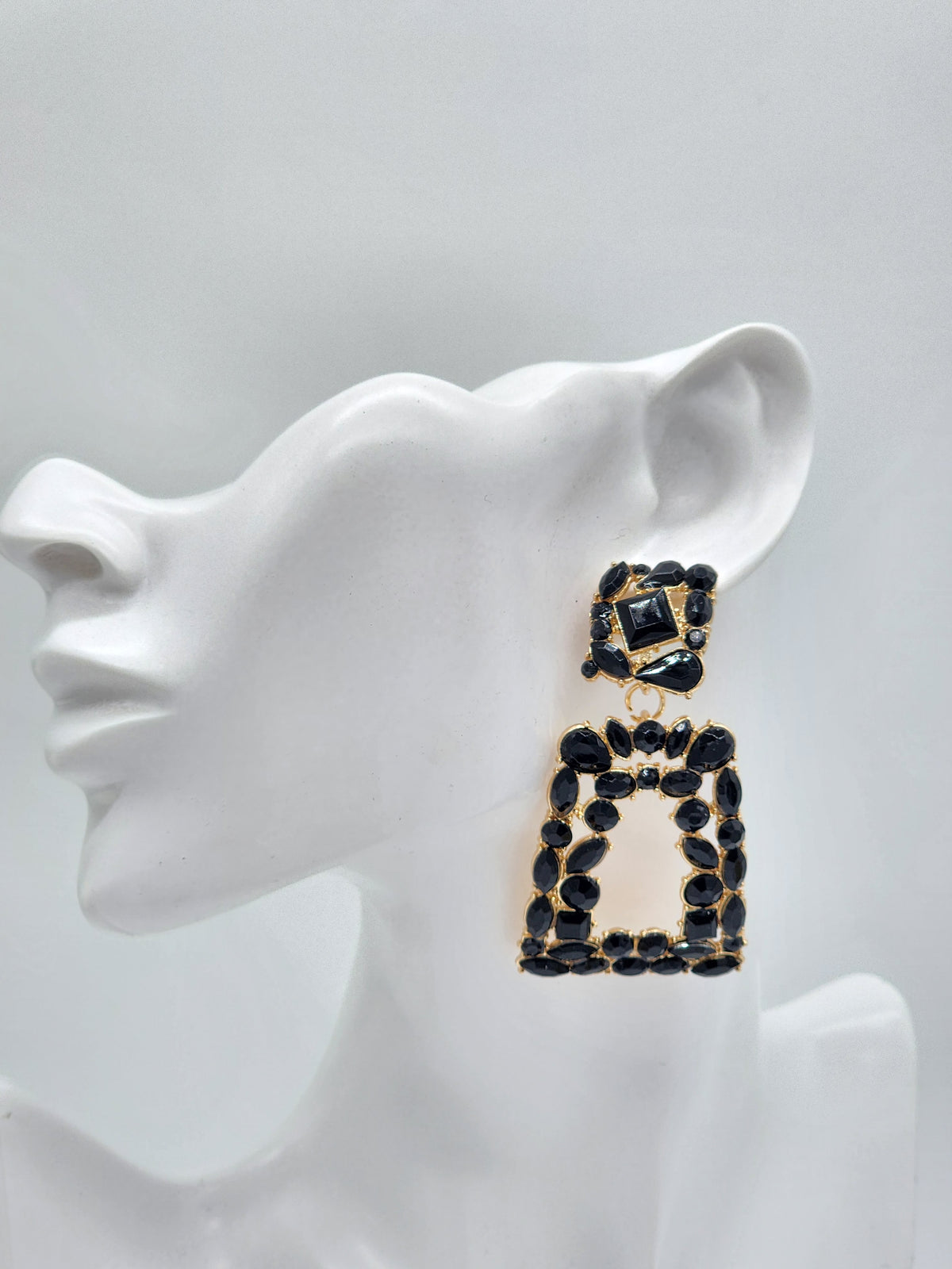 Jelissa Drop Earrings ( black )